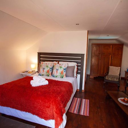 Flametree Guesthouse Свелендам Стая снимка
