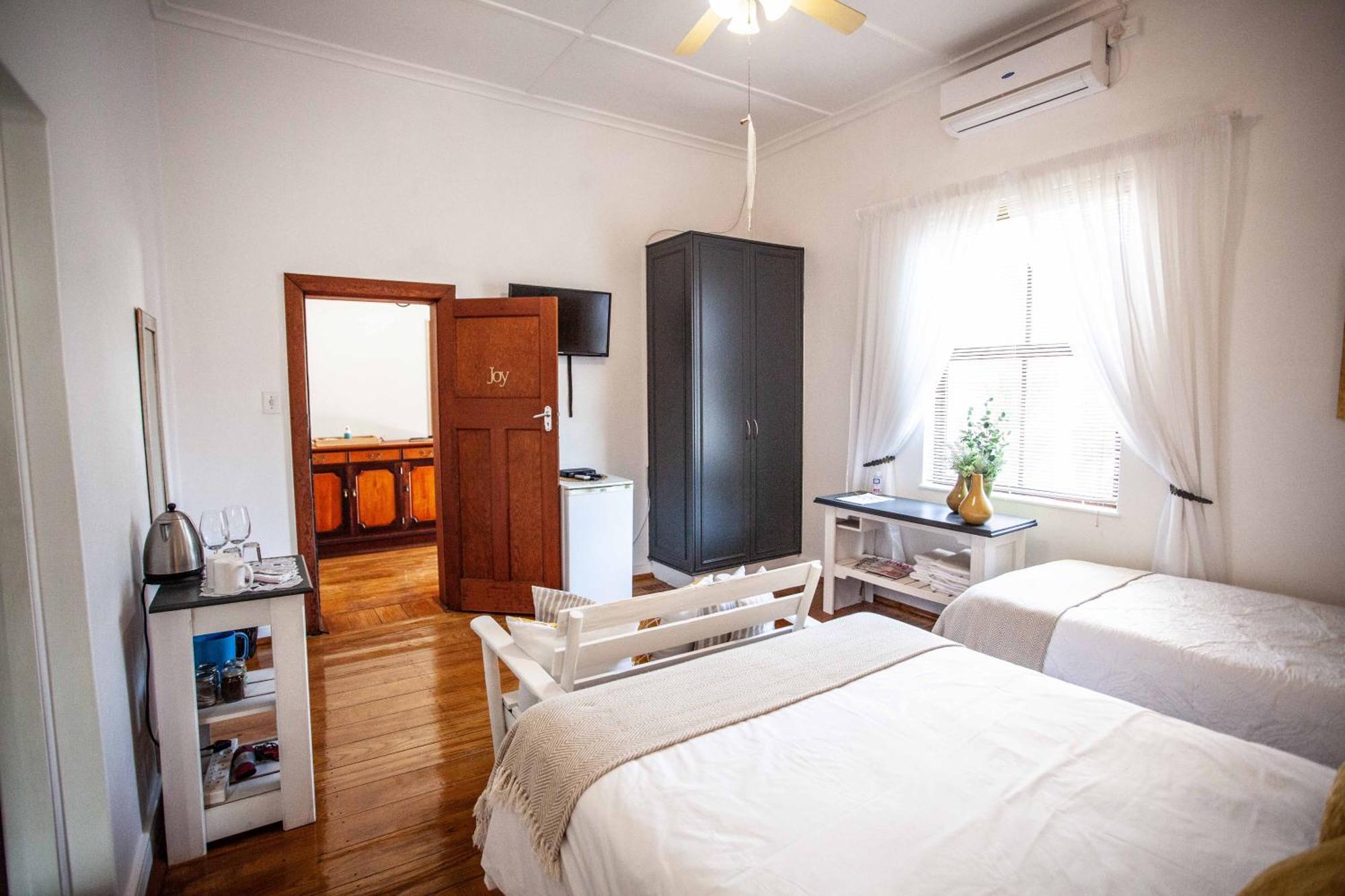 Flametree Guesthouse Свелендам Стая снимка