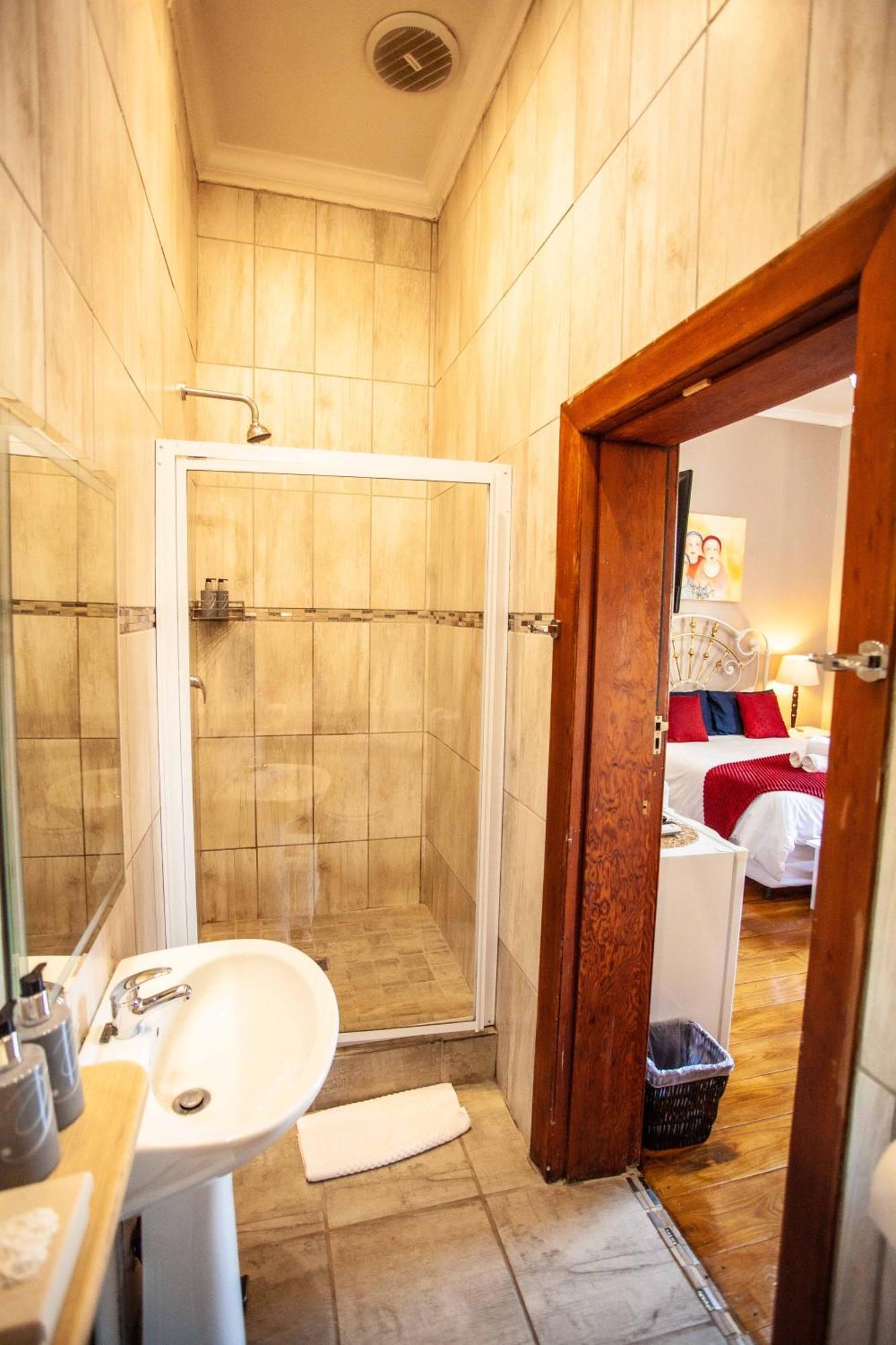 Flametree Guesthouse Свелендам Стая снимка