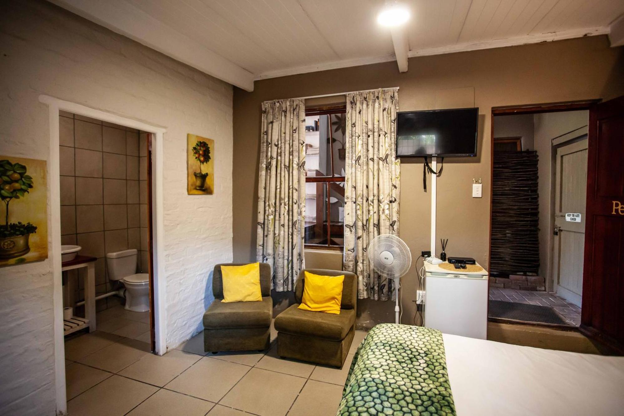 Flametree Guesthouse Свелендам Стая снимка