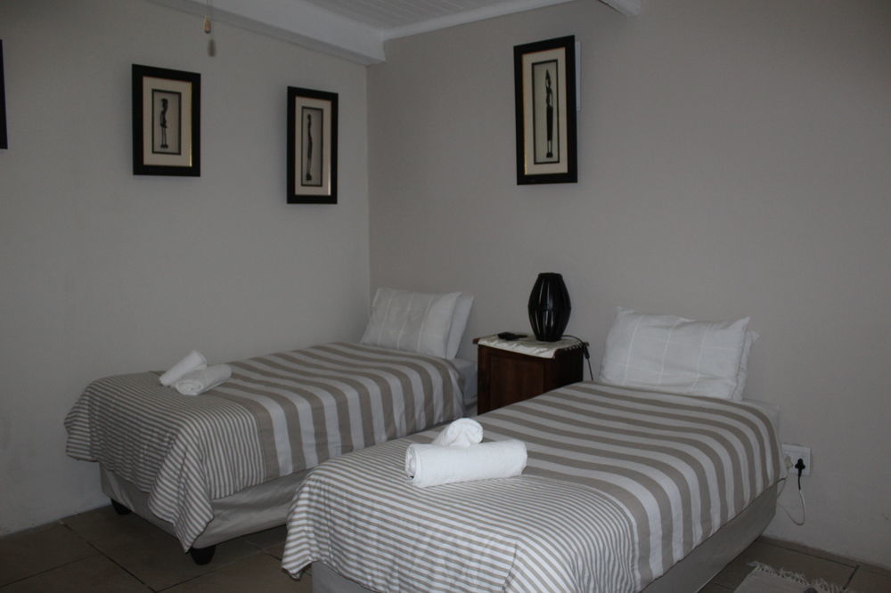 Flametree Guesthouse Свелендам Екстериор снимка