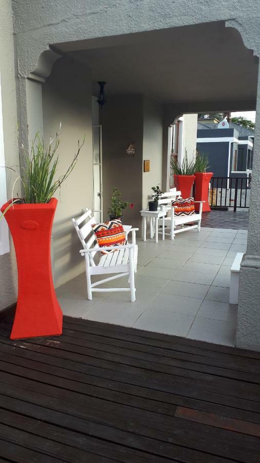 Flametree Guesthouse Свелендам Екстериор снимка